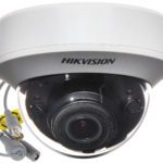 هيكفيجن كاميرا مراقبة داخلية بعدسة زووم اتش دي دقة 5 ميغا رؤية ليلية 40 متر  Hikvision Motozoom lens Vari‐focal Camera 5MP Indoor Dome, IR 40M