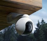 ⁦ايزفيز كاميرا تدعم شريحة 4جي متحركة، بطارية داخلية  EZVIZ EB8 4G 2K Resolution Pan & Tilt 4G Battery Camera 3MP⁩ - الصورة ⁦2⁩